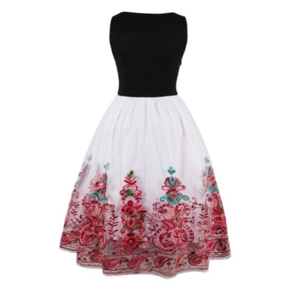 Sucrefas • Embroidered Dress